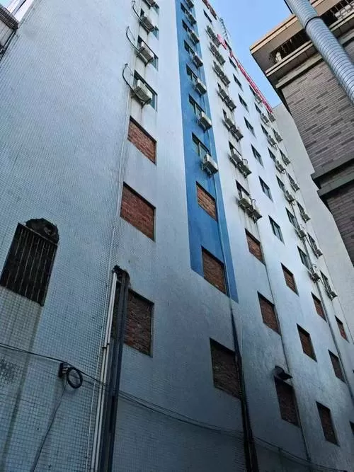 马赛克外墙脱落图片缩略图