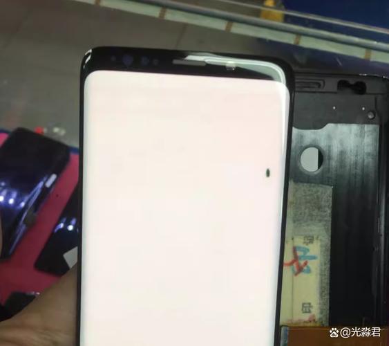 手机屏幕突然出现黑点怎么回事图标