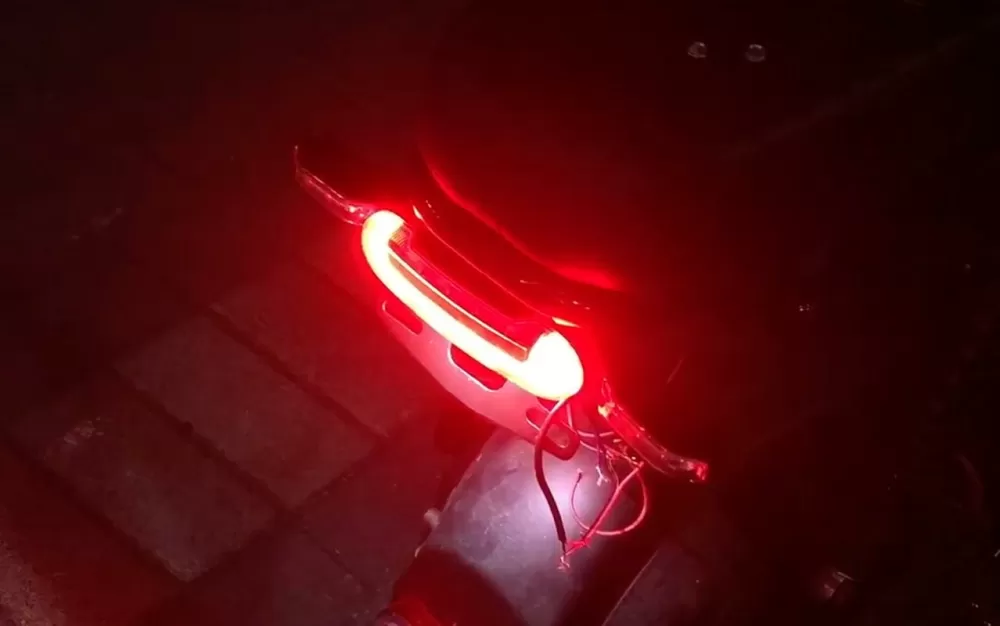 电动车尾灯亮的原因游戏截图
