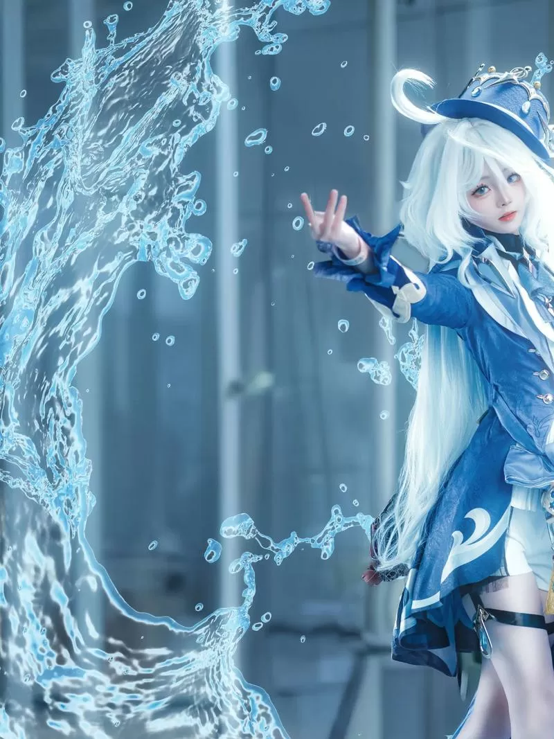 芙宁娜cosplay游戏截图